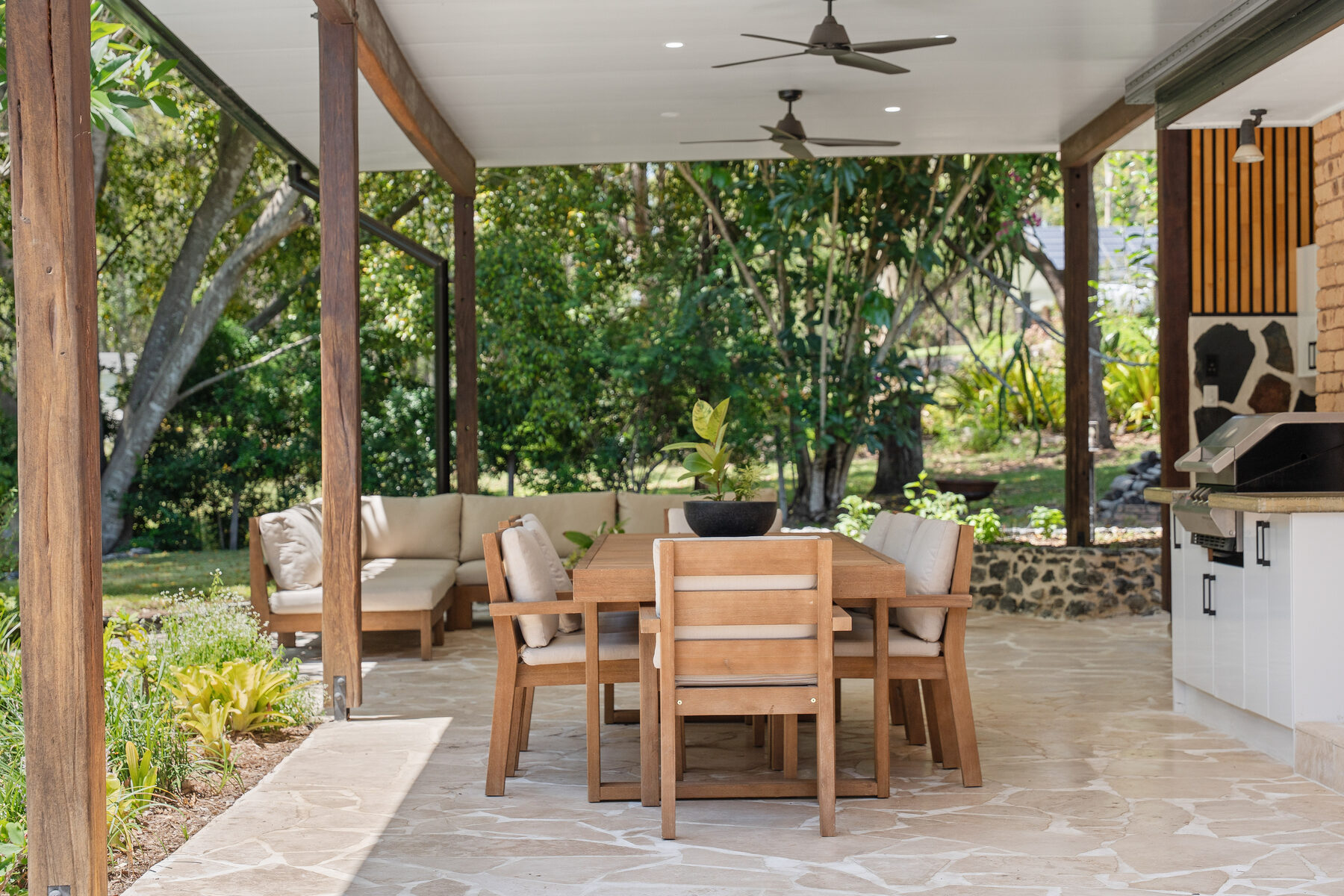 Outdoor entertaining area